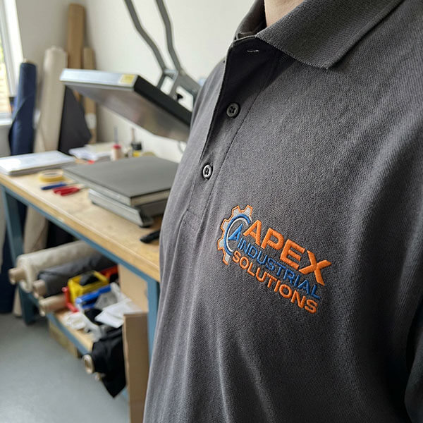 abbigliamento lavoro ricamo logo